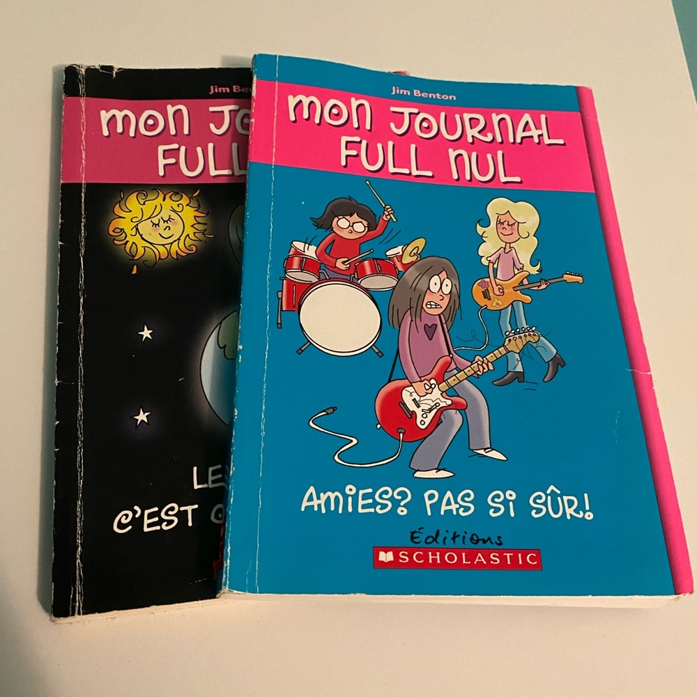Dear Dumb Diary Books - 2 copies, French